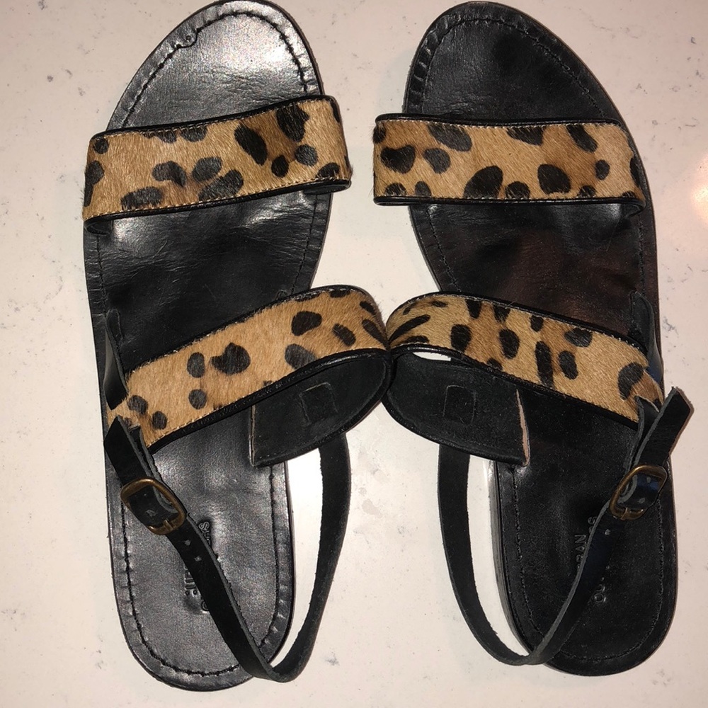 URBAN OUTFITTERS leopard calf hair sandals Sz 8